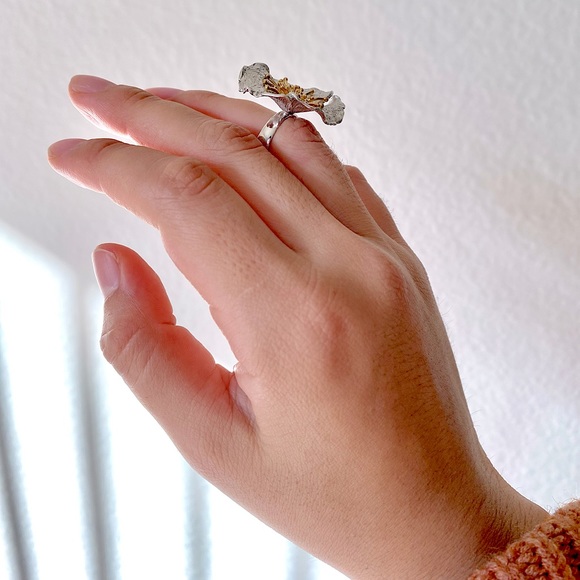 Giani Bernini Two-tone Hibiscus Flower Ring - Picture 12 of 15